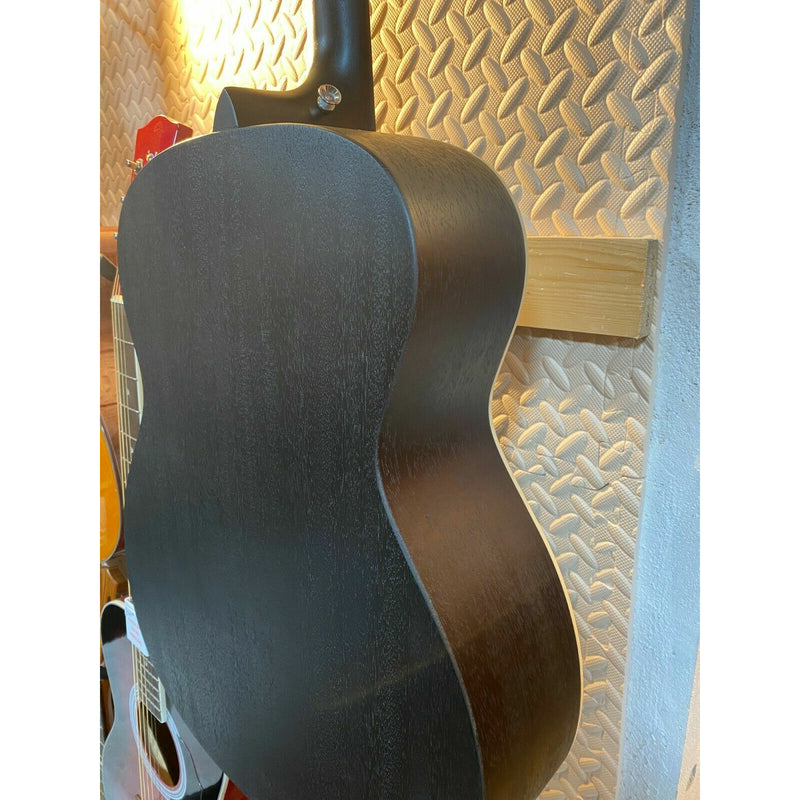 Left Handed Acoustic Guitar By Tanglewood. Blackbird Model:TWBB-O-LH + Gig Bag
