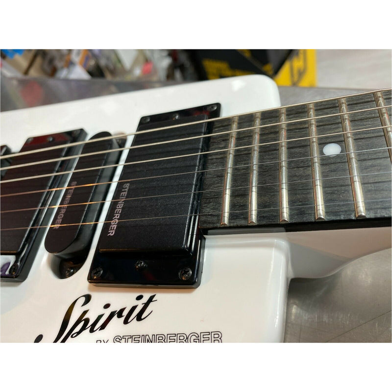 Steinberger Spirit GT-Pro Deluxe Electric Guitar, White + Gig Bag. p/n:GTPROWH1