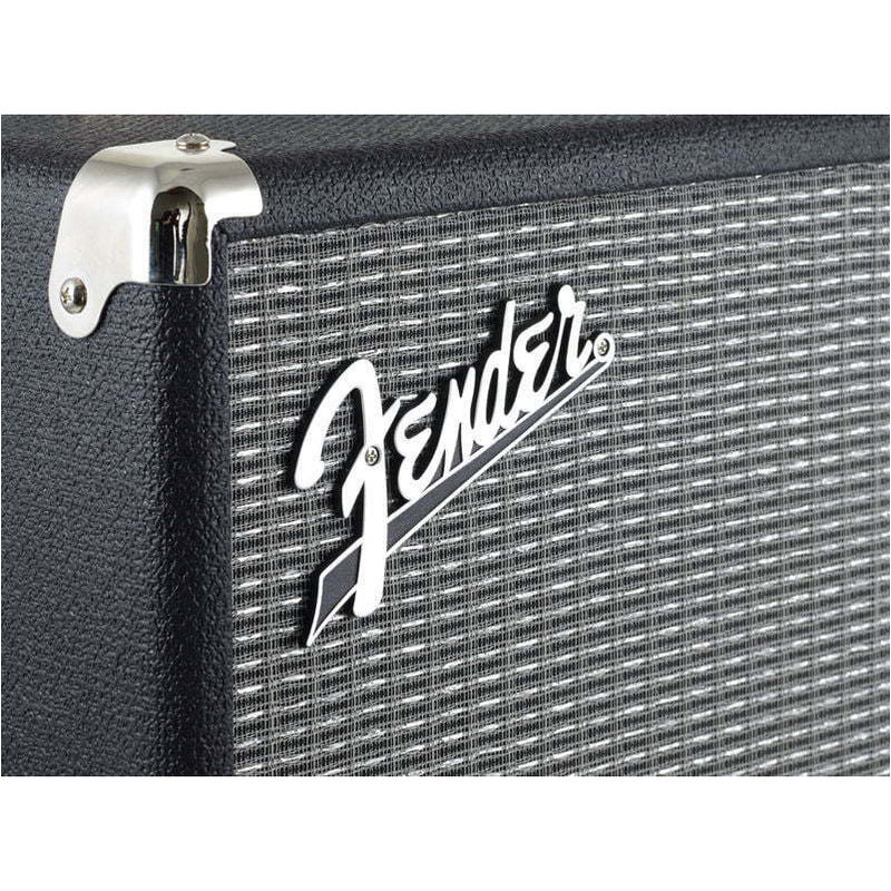 Bass Amp Fender Rumble 25 V3 Bass Combo Amp. Superb Home Practice Combo.